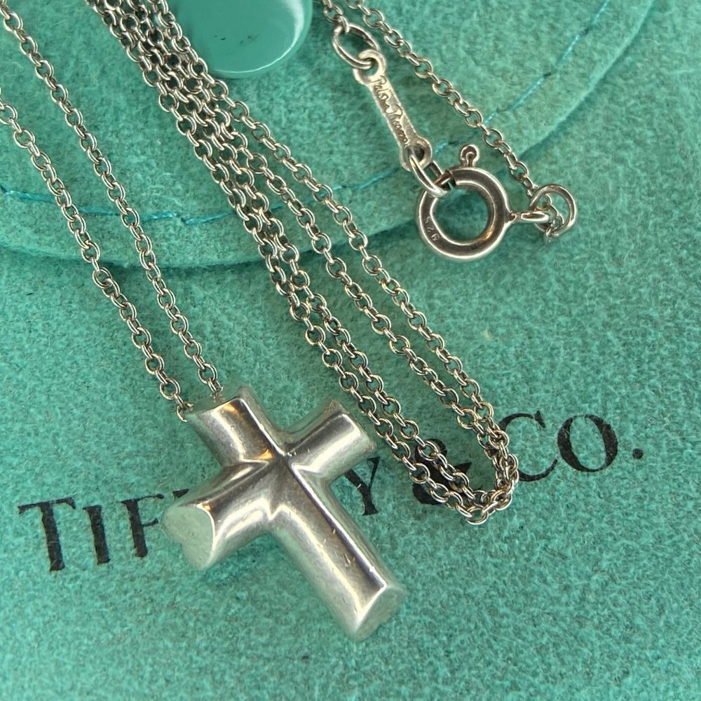 Tiffany & Co. Paloma Picasso Silver Cross Tenderness Heart Pendant Necklace - Picture 3 of 8